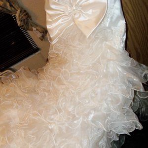 WEDDING DRESS by Davids Bridal